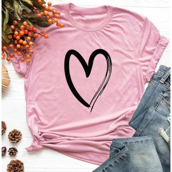The Chic Petunia Tops - ❤️ PLUS heart print tee pink heart T-shirt